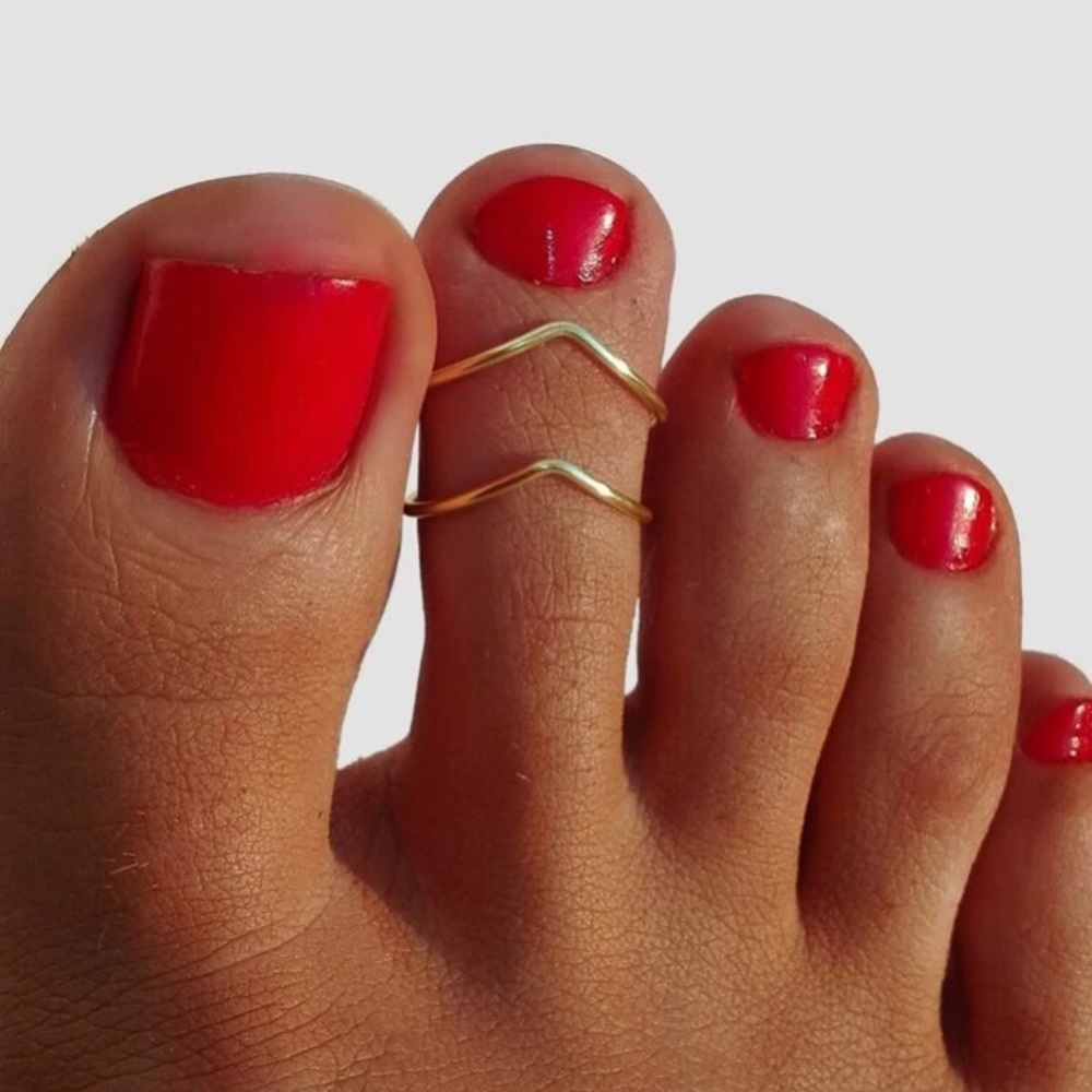 🎀 Awesome Metallic Set of 2 Boho Style V Shaped Toe Rings 🎀